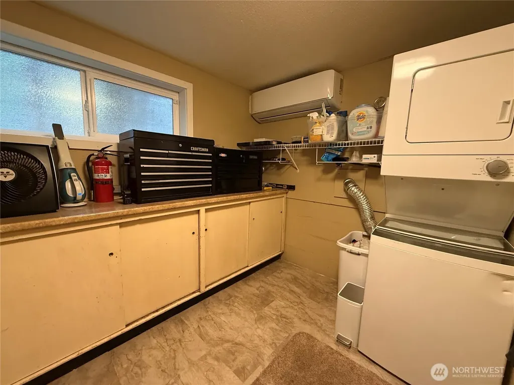 811 N Potlatch Drive Hoodsport WA 98548