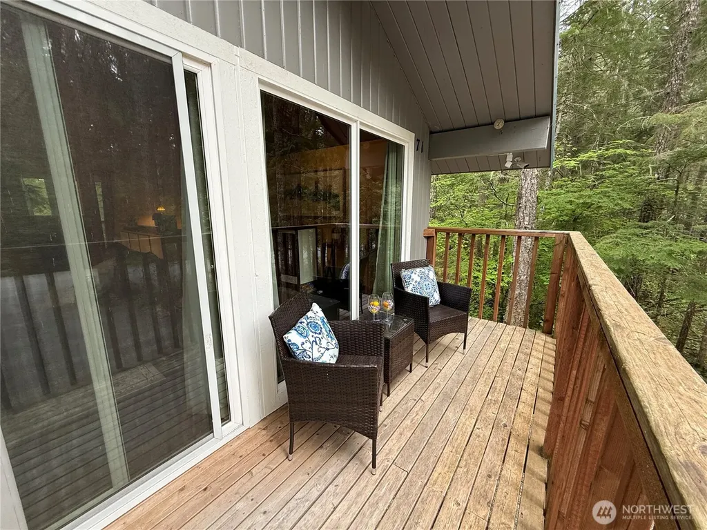 811 N Potlatch Drive Hoodsport WA 98548