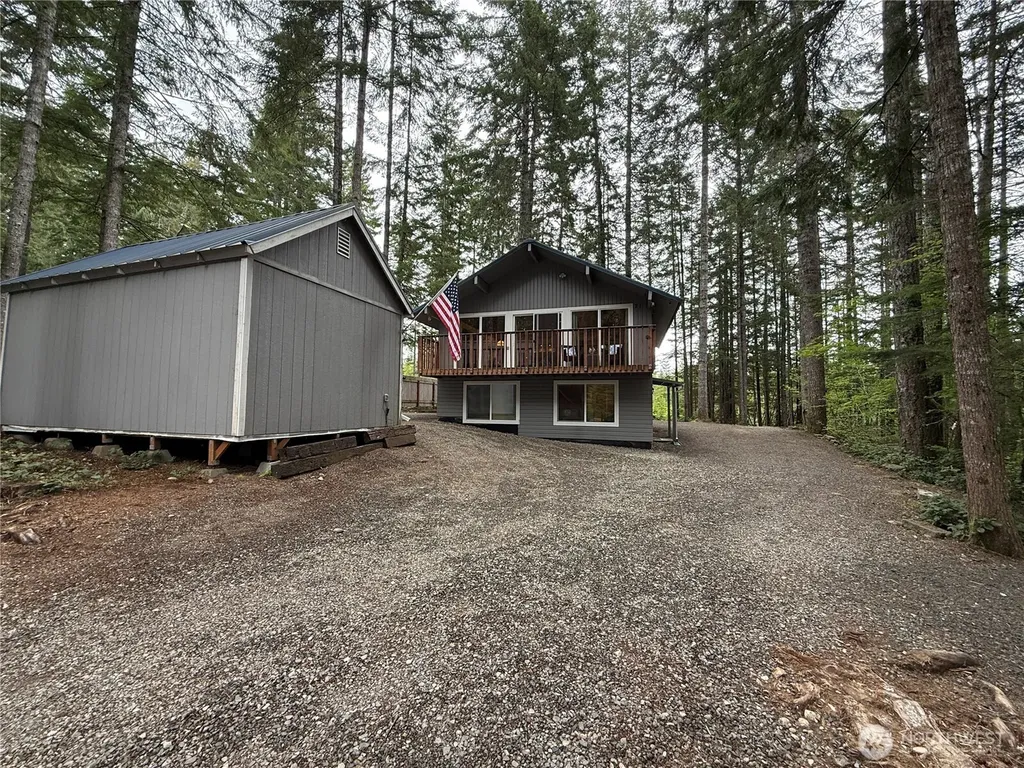 811 N Potlatch Drive Hoodsport WA 98548