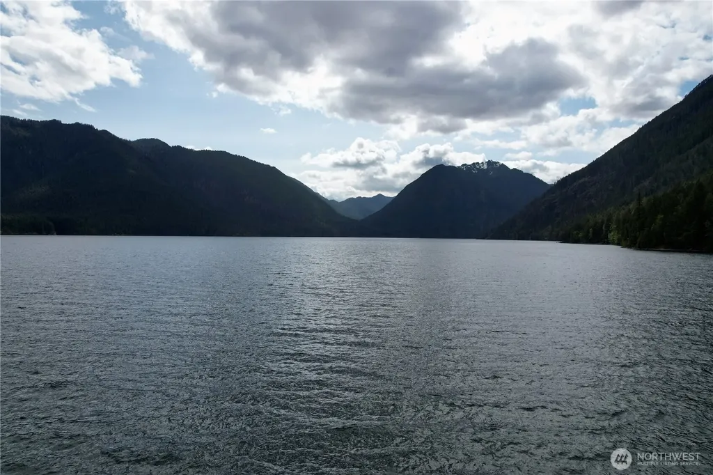 811 N Potlatch Drive Hoodsport WA 98548