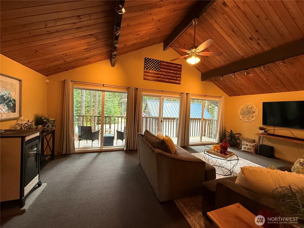 811 N Potlatch Drive Hoodsport WA 98548