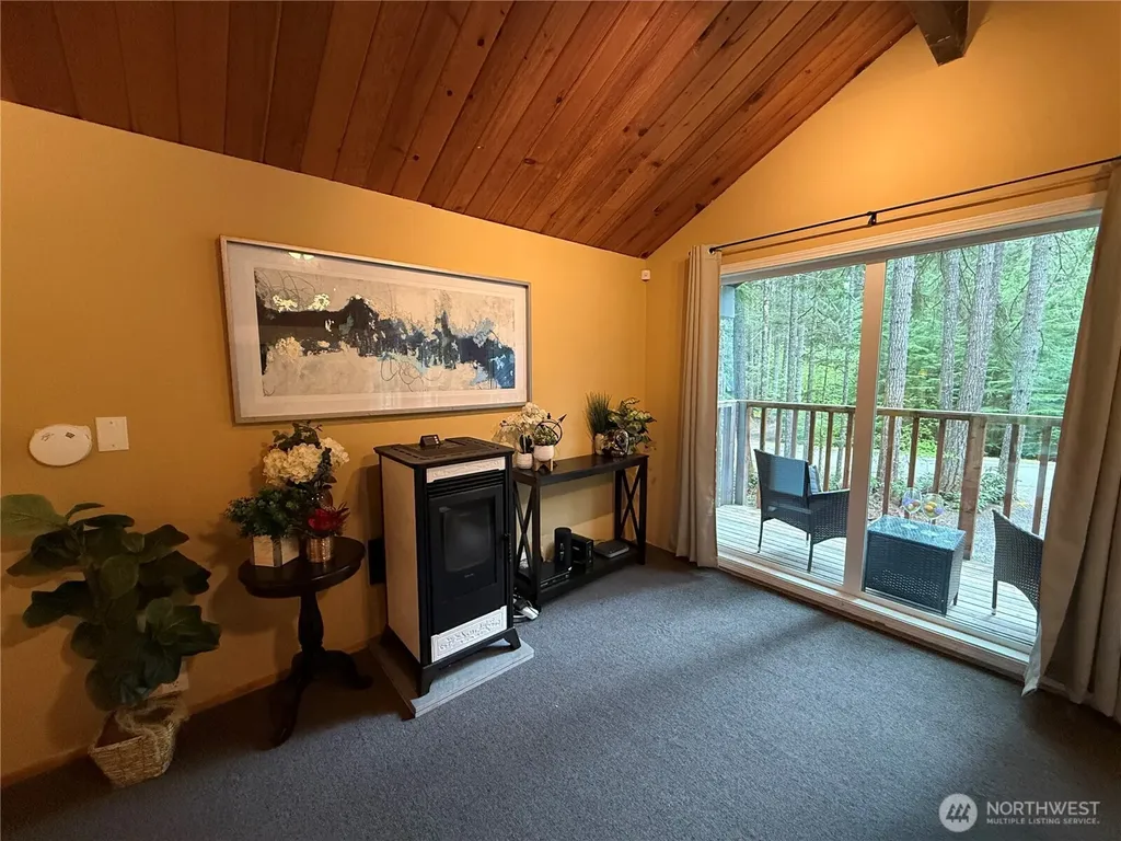 811 N Potlatch Drive Hoodsport WA 98548
