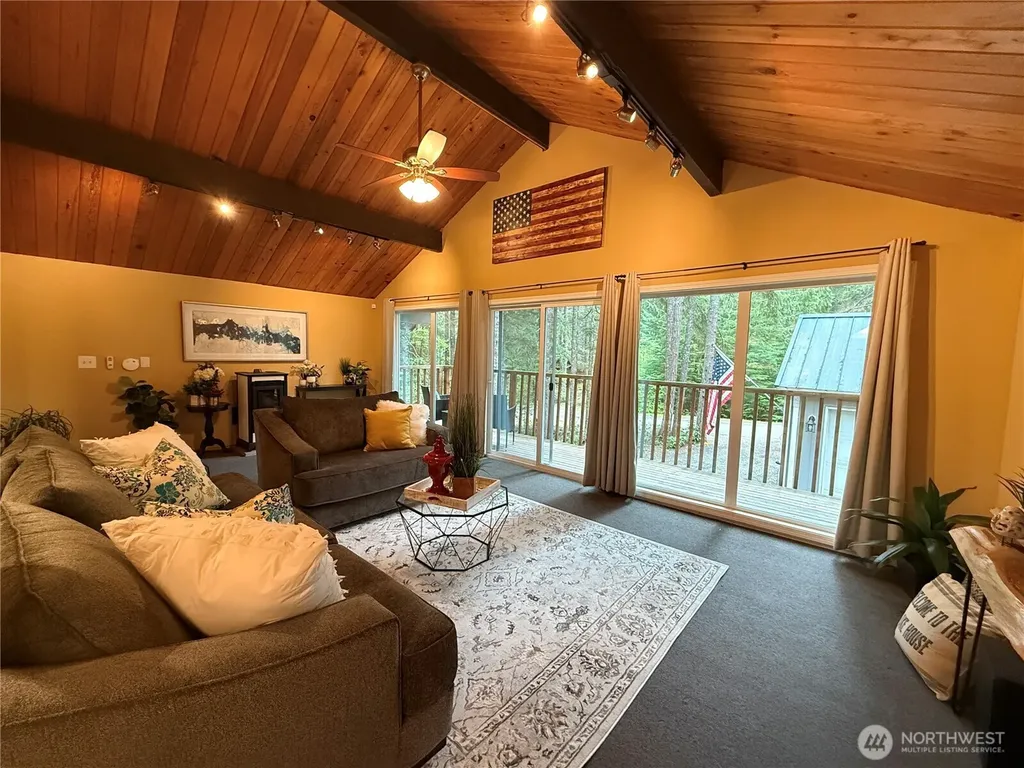 811 N Potlatch Drive Hoodsport WA 98548