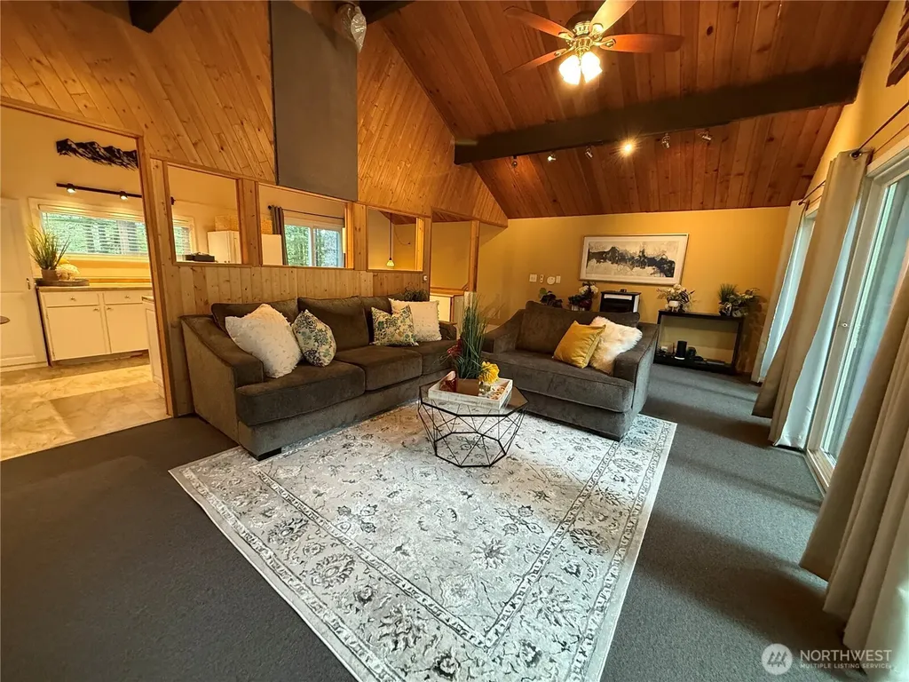 811 N Potlatch Drive Hoodsport WA 98548