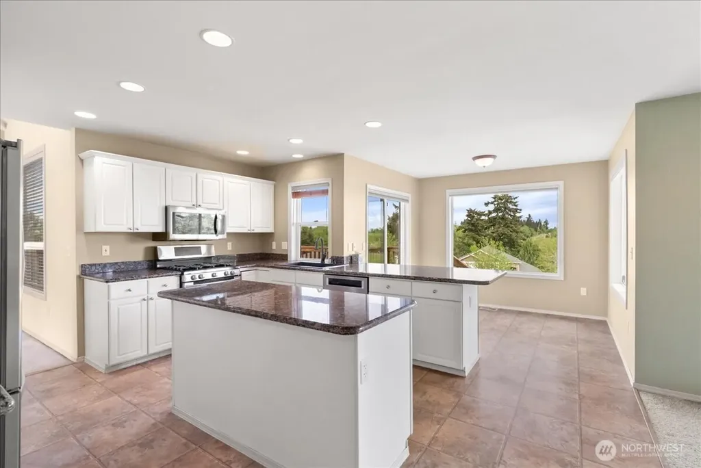 5131 Chinook Drive NE Tacoma WA 98422