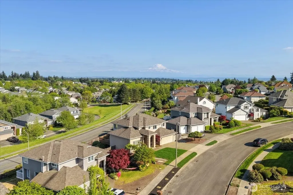 5131 Chinook Drive NE Tacoma WA 98422