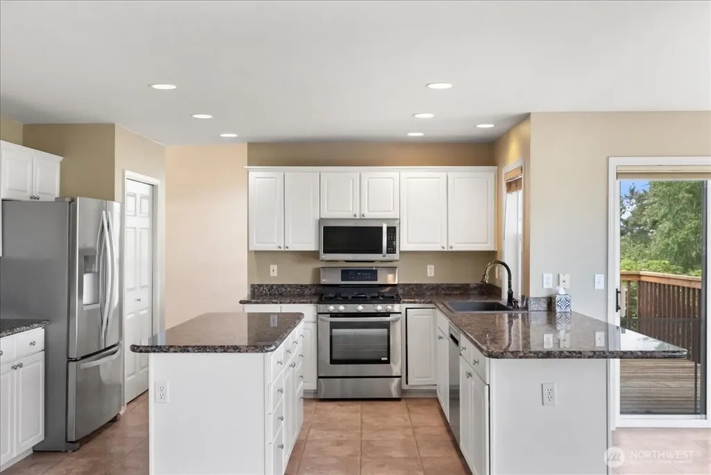 5131 Chinook Drive NE Tacoma WA 98422