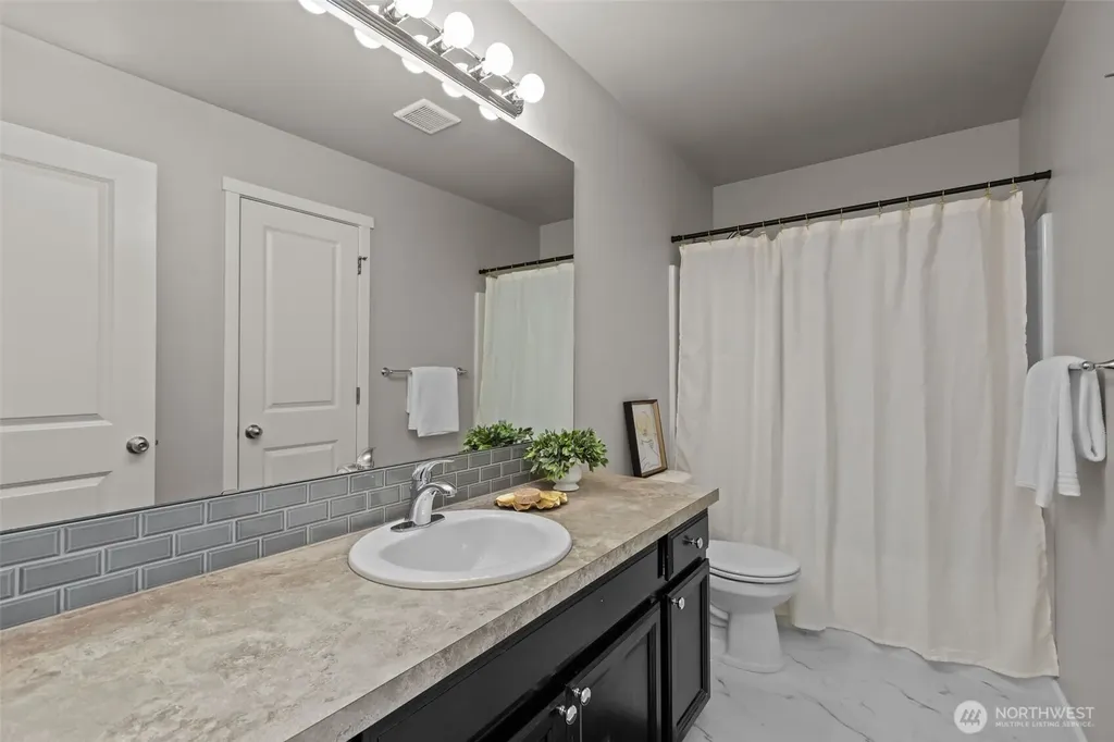 5621 87th Avenue NE Marysville WA 98270
