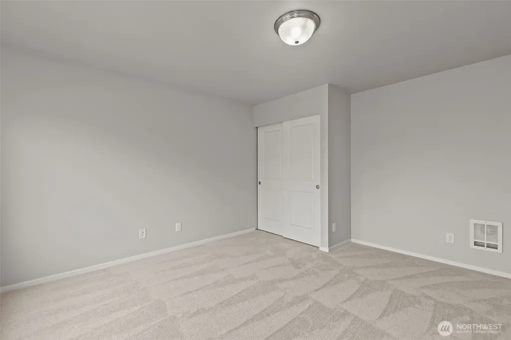 5621 87th Avenue NE Marysville WA 98270