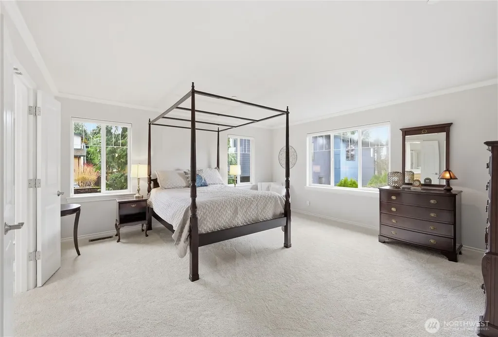 11922 82nd Place NE Kirkland WA 98034