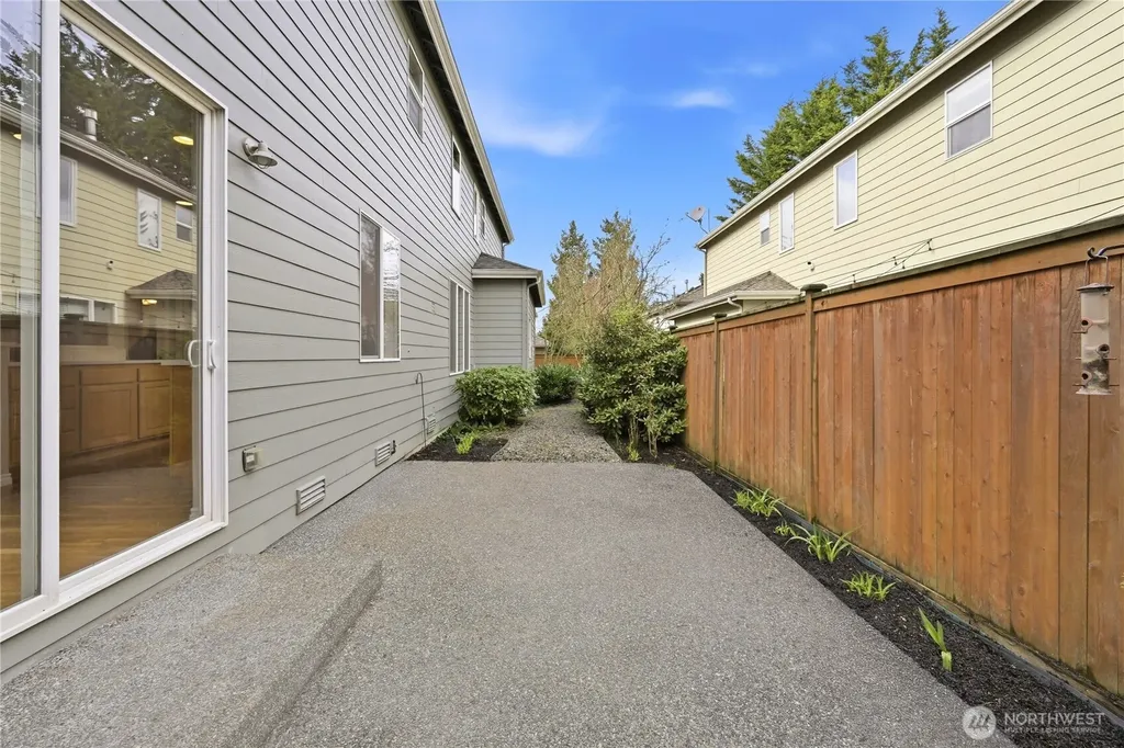11922 82nd Place NE Kirkland WA 98034