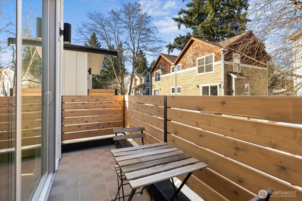 12044 Hiram Place NE Seattle WA 98125