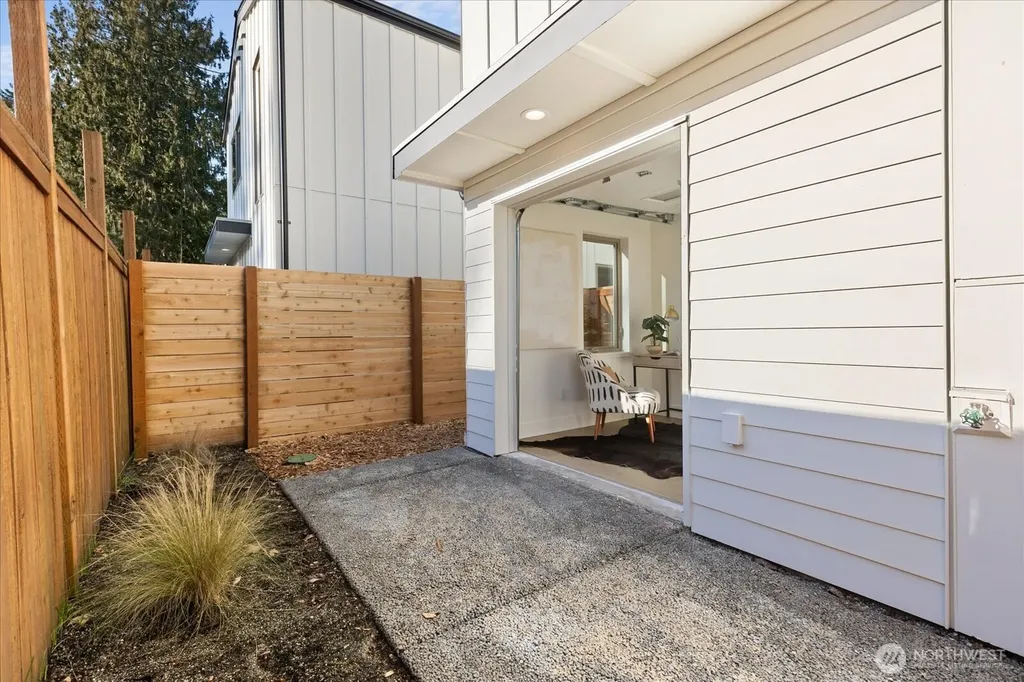 12044 Hiram Place NE Seattle WA 98125