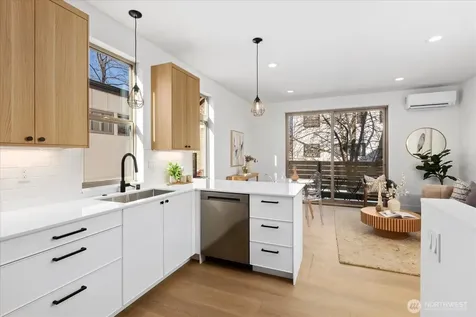 12044 Hiram Place NE Seattle WA 98125