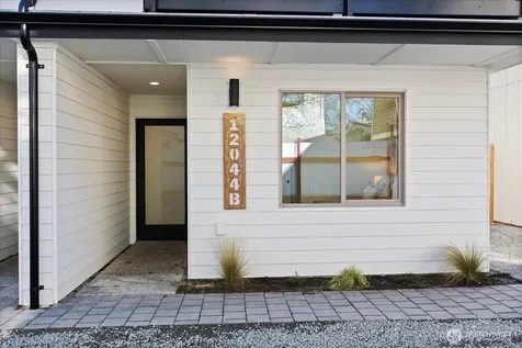12044 Hiram Place NE Seattle WA 98125