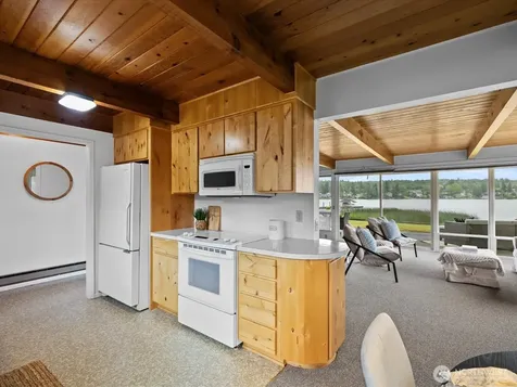 17381 W Big Lake Boulevard Mount Vernon WA 98274