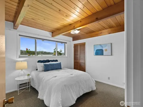 17381 W Big Lake Boulevard Mount Vernon WA 98274