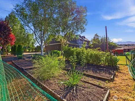 17381 W Big Lake Boulevard Mount Vernon WA 98274