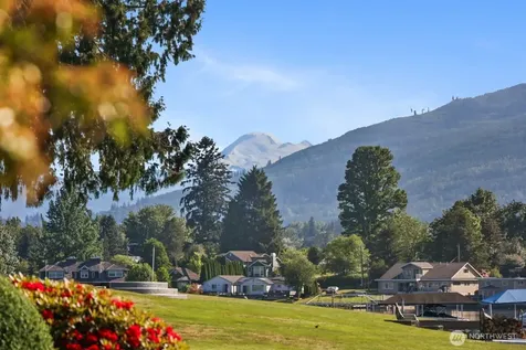 17381 W Big Lake Boulevard Mount Vernon WA 98274