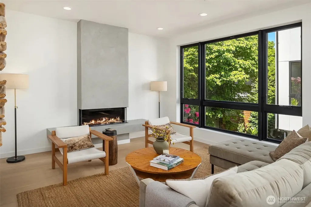 415 99th Avenue NE Bellevue WA 98004