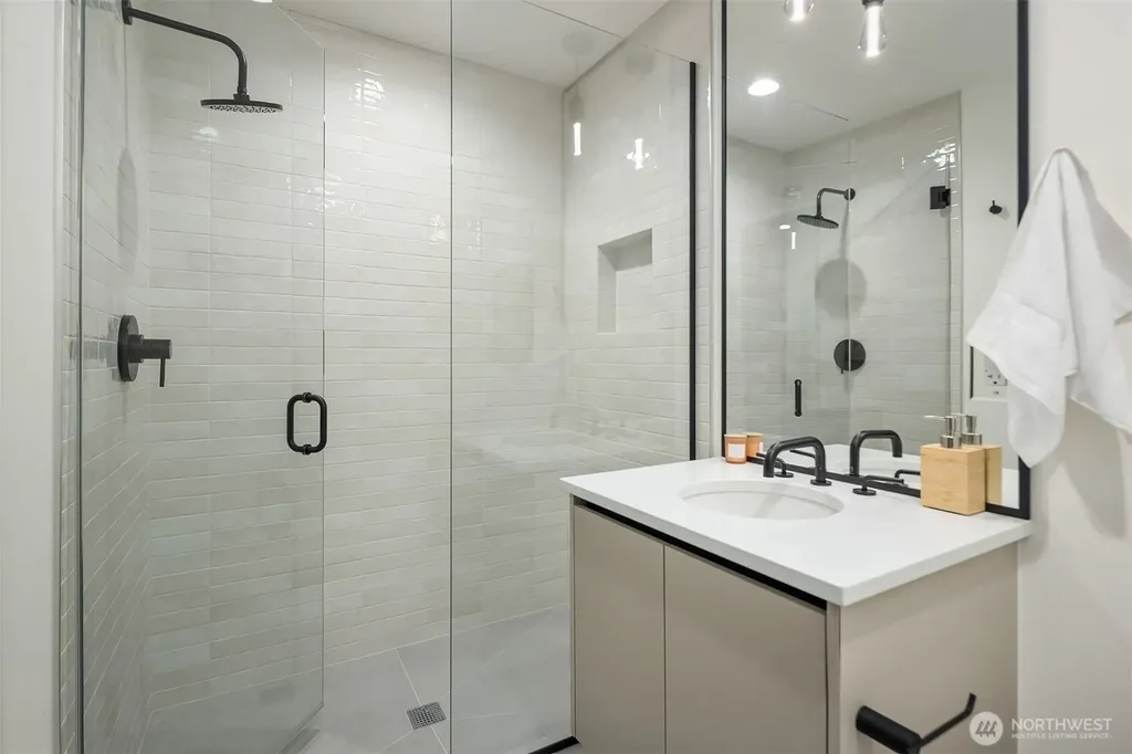 415 99th Avenue NE Bellevue WA 98004