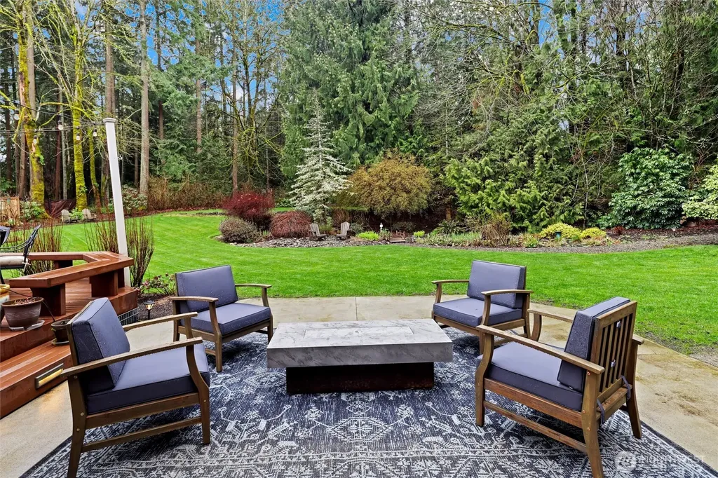 13543 160th Avenue NE Redmond WA 98052