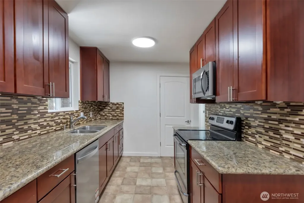 11229 29th Avenue SW Seattle WA 98146