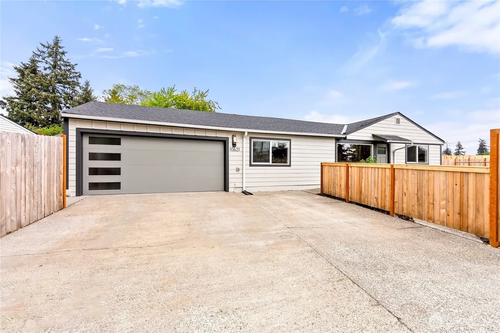 10621 Cronins Drive SW Lakewood WA 98499