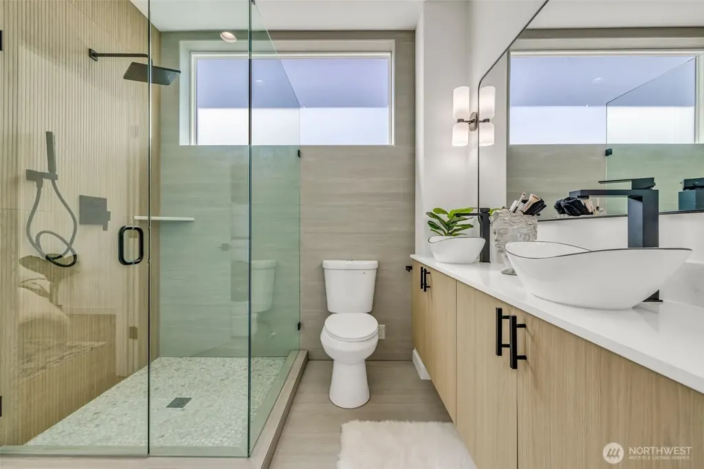 4404 S Othello Street Seattle WA 98118