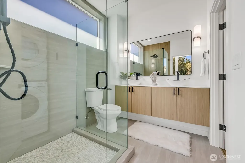 4404 S Othello Street Seattle WA 98118