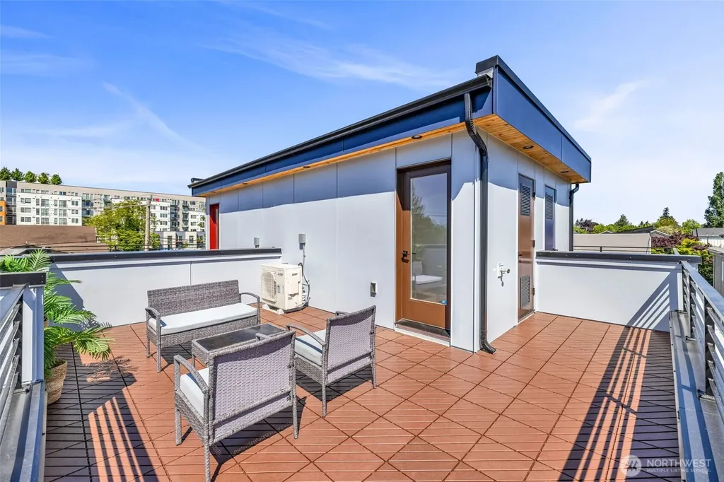 4404 S Othello Street Seattle WA 98118