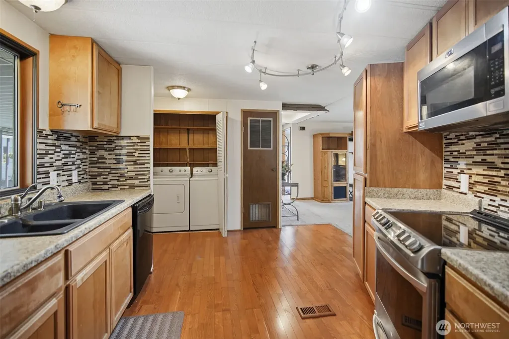 21817 107th Place SE Kent WA 98031