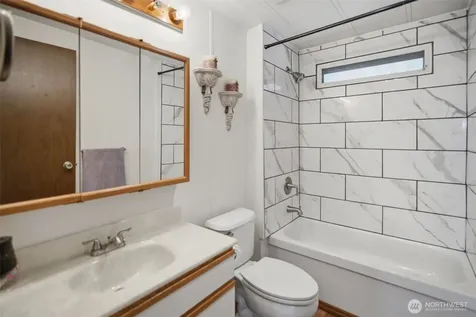 21817 107th Place SE Kent WA 98031
