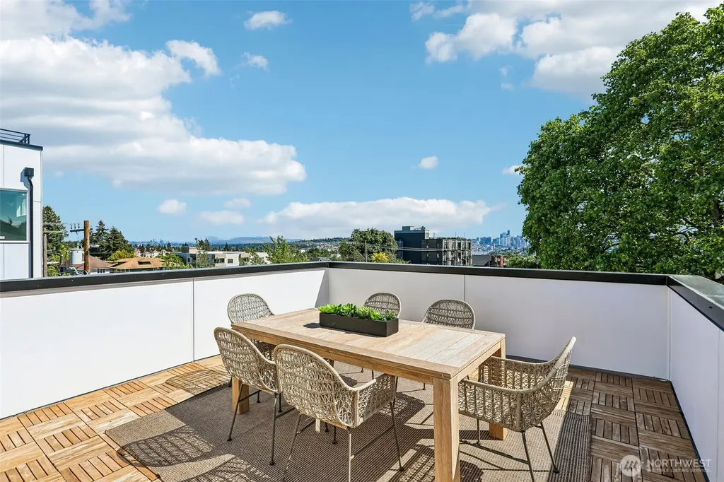 4425 Fremont Avenue N Seattle WA 98103