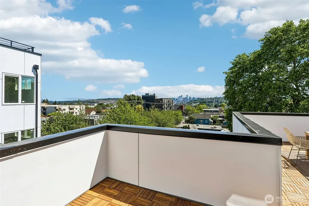 4425 Fremont Avenue N Seattle WA 98103