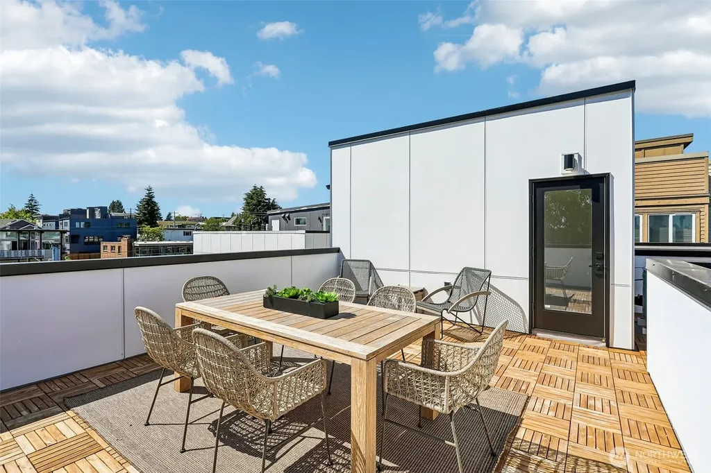 4425 Fremont Avenue N Seattle WA 98103