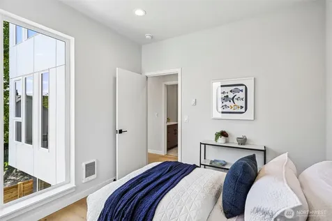 4425 Fremont Avenue N Seattle WA 98103