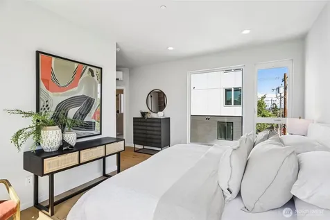 4425 Fremont Avenue N Seattle WA 98103