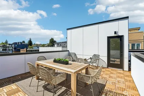4425 Fremont Avenue N Seattle WA 98103