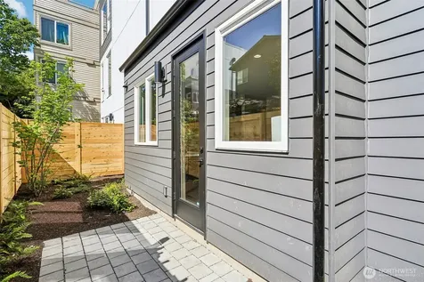 4425 Fremont Avenue N Seattle WA 98103