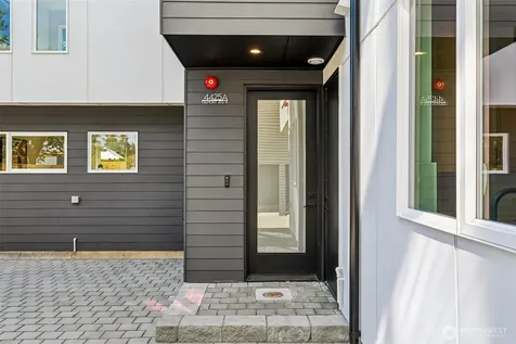 4425 Fremont Avenue N Seattle WA 98103