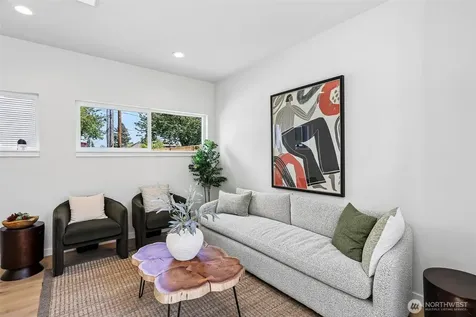 4425 Fremont Avenue N Seattle WA 98103