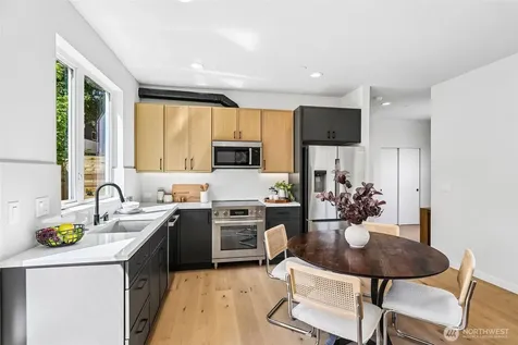 4425 Fremont Avenue N Seattle WA 98103