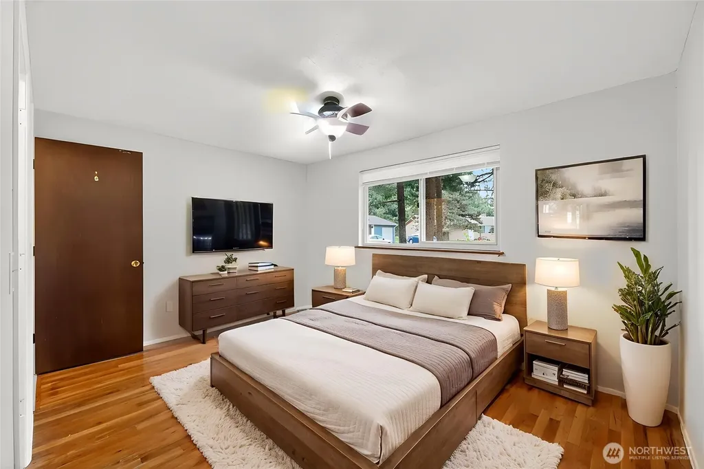 9401 Columbine Circle W University Place WA 98467
