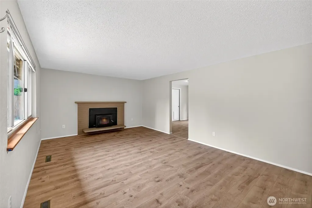 9401 Columbine Circle W University Place WA 98467
