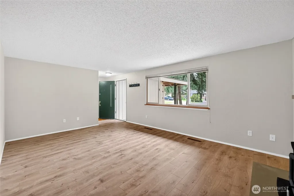 9401 Columbine Circle W University Place WA 98467