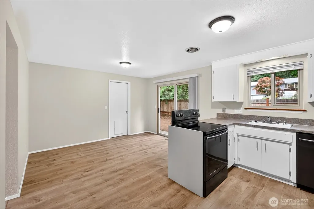 9401 Columbine Circle W University Place WA 98467