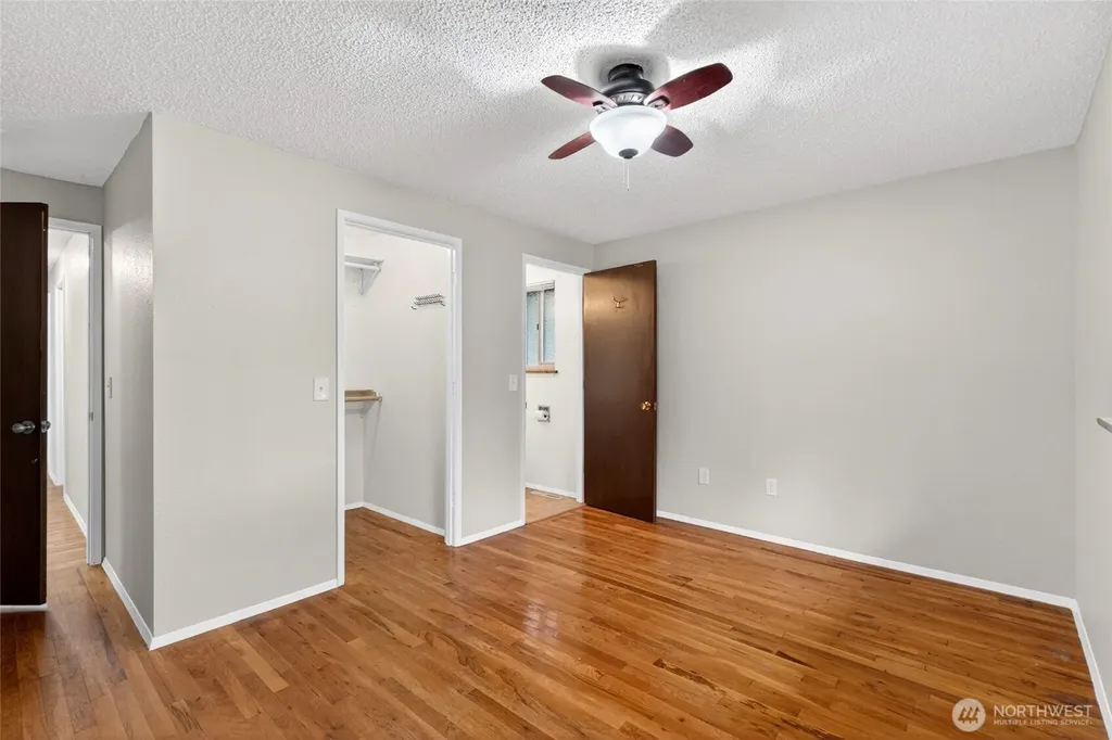 9401 Columbine Circle W University Place WA 98467