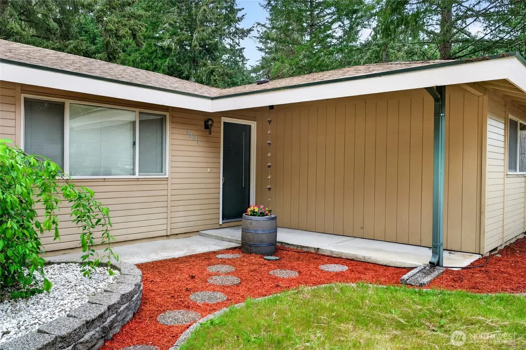 9401 Columbine Circle W University Place WA 98467