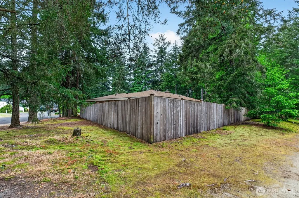 9401 Columbine Circle W University Place WA 98467
